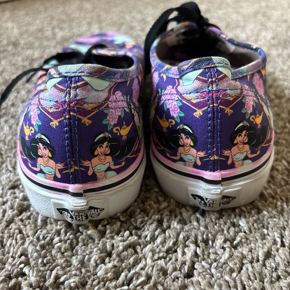 😱 SALE - Disney Vans (Aladdin) - Picture 3 of 8